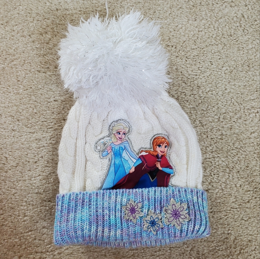 Disney White Knit Frozen Beanie.  Size OS